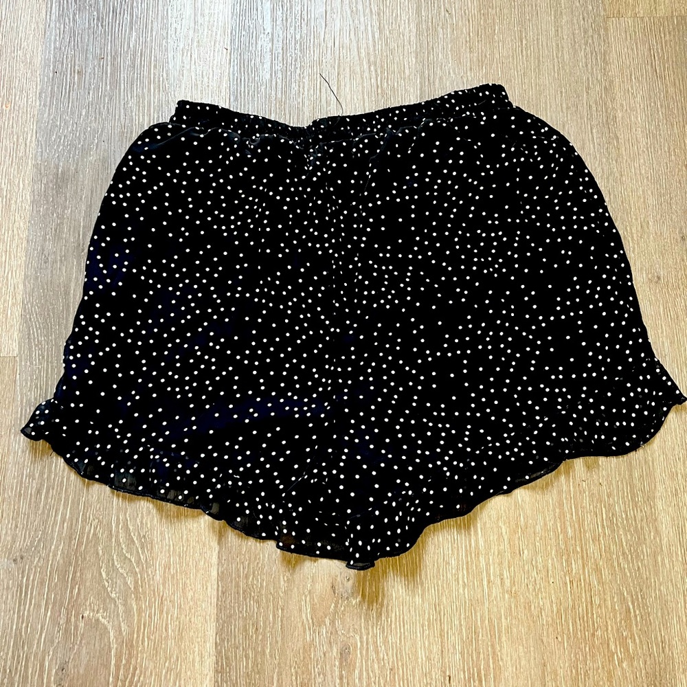 Lightweight polka dot shorts